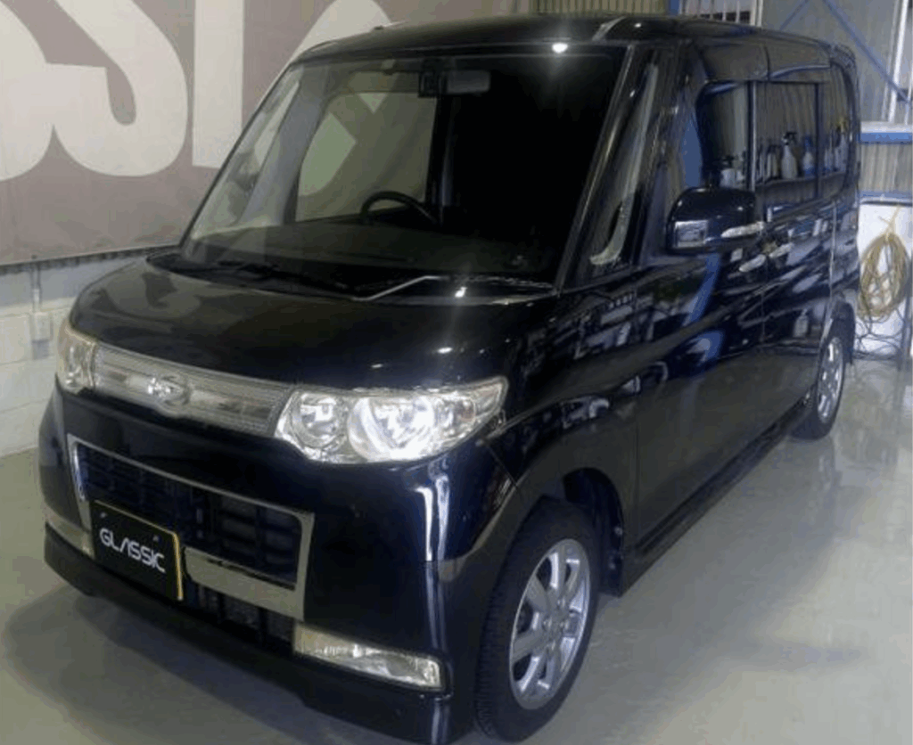 宝塚市でダイハツ タントの車内清掃・ルームクリーニングを行った車両外観