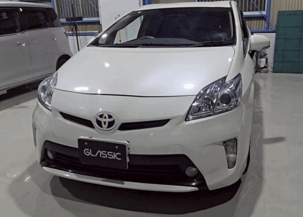 プリウス30系 三角窓ガラス割れ修理（八尾市）