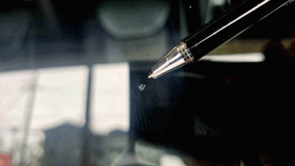 輸入車ジープ ラングラーの飛び石修理 フロントガラスリペア