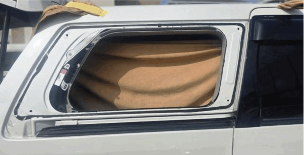 西淀川区で施工したヴェルファイア サイドガラス交換