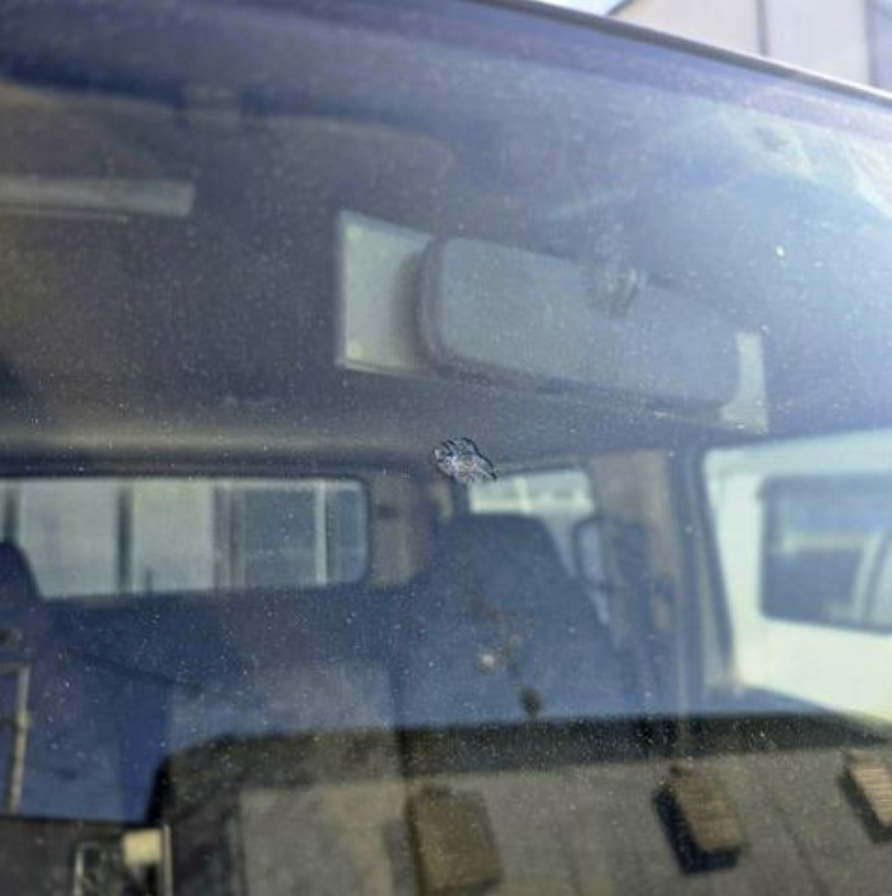 宝塚市で施工したマツダ タイタンダッシュ トラックのフロントガラス交換