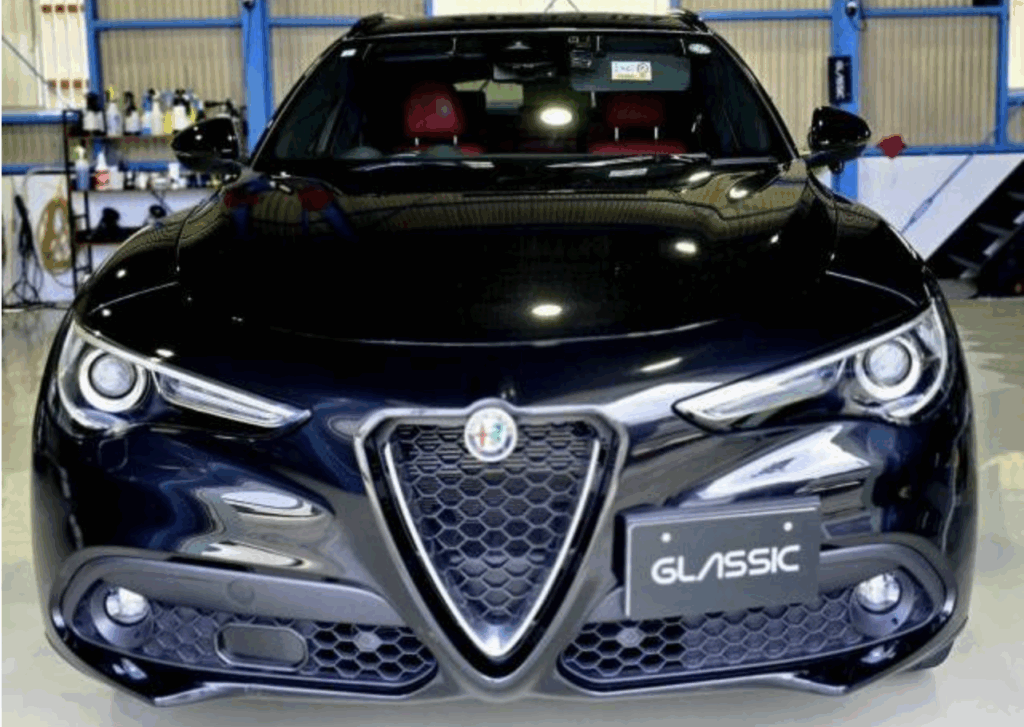 大阪 アルファロメオ ステルヴィオ フロントガラスリペア