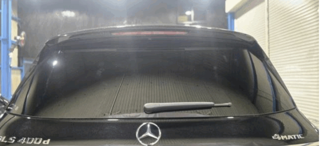 豊中市で施工したメルセデス・ベンツGLS167 カーフィルム貼替完了後のリアガラス