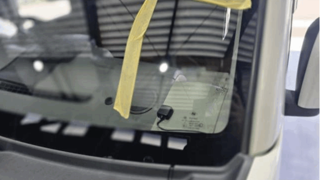 エーミング調整中のスズキ エブリイワゴン