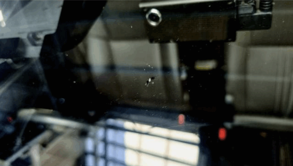 吹田市で施工したトヨタ シエンタ NSP170 フロントガラス飛び石修理