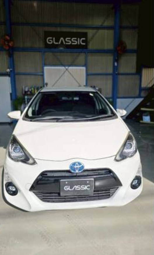 吹田市で施工したトヨタ アクア NHP10のフロントガラス交換後の様子