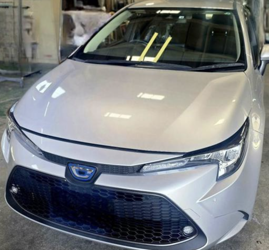 自動車ガラス専門店GLASSICによるカローラツーリングのガラス修理