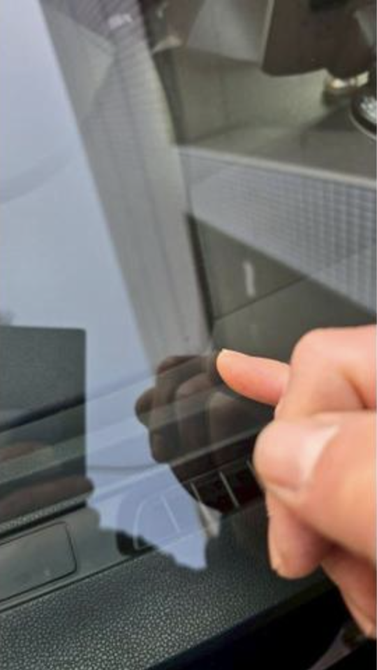 大阪 車ガラスリペア 自動車ガラス専門店 グラシック