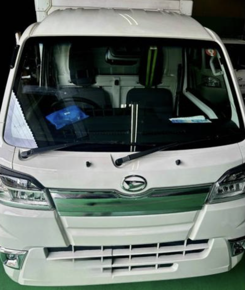 ダイハツ ハイゼットトラック フロントガラス交換 尼崎市 GLASSIC（グラシック）