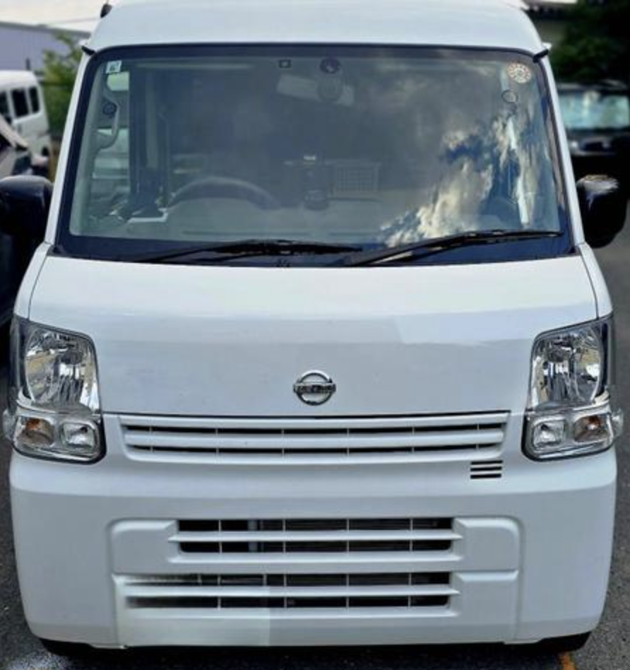 GLASSICによる日産クリッパー飛び石修理事例