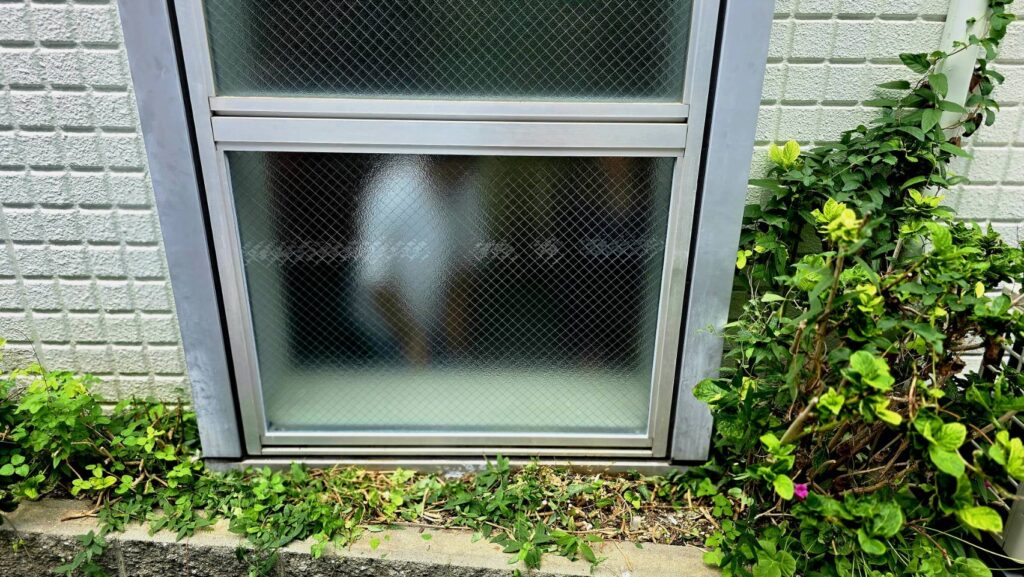 ワイヤー入り型ガラスの交換後の仕上がり｜GLASSIC（グラシック）兵庫施工事例