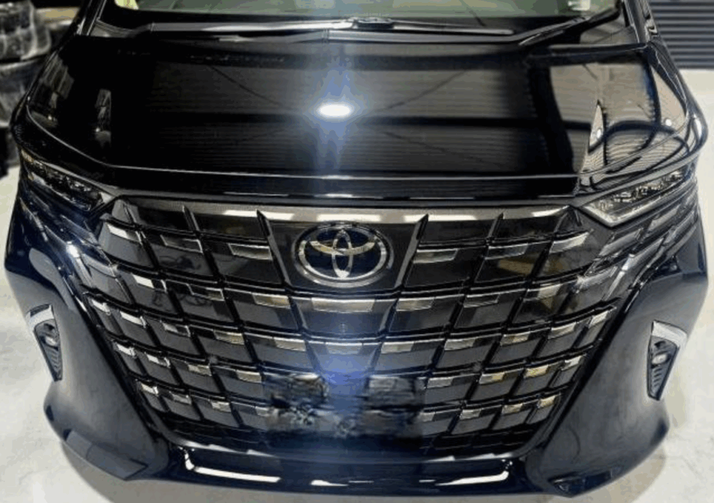 トヨタ アルファード（AAHH45）フロント断熱フィルム施工入庫時のフロントビュー｜GLASSIC