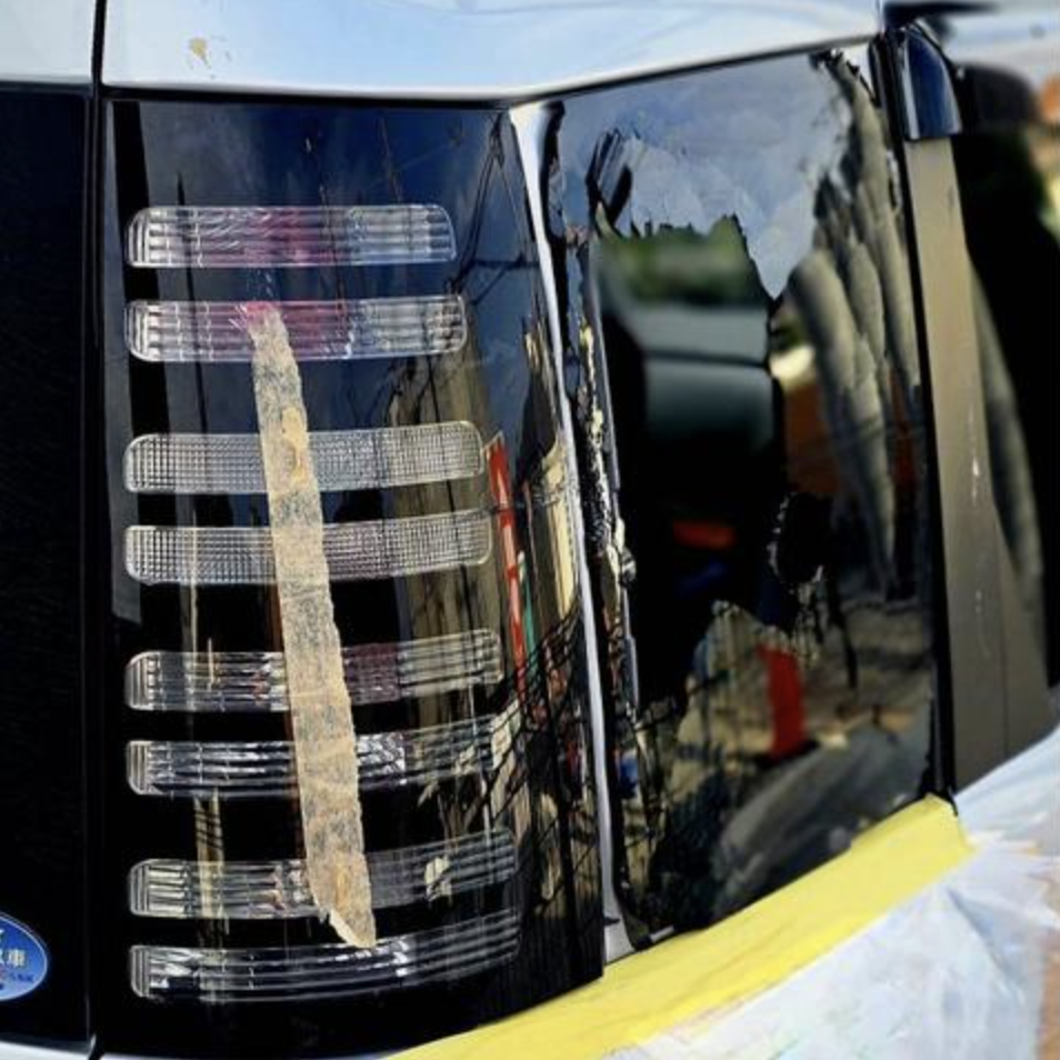 トヨタ シエンタ NCP81 サイドガラス破損の状態（尼崎市）