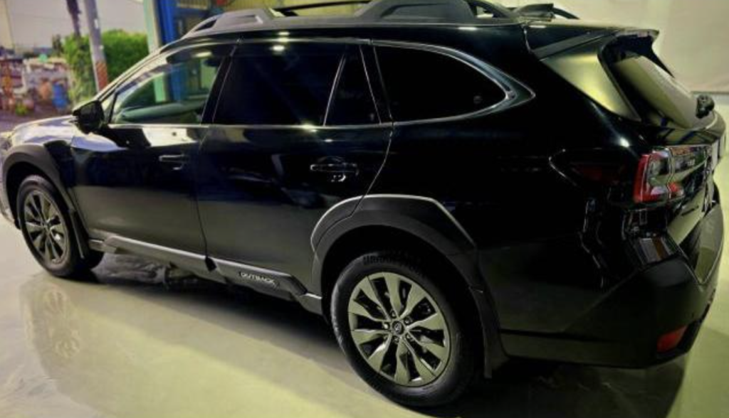 スバル アウトバック カーフィルム施工前後のプライバシーガラス比較